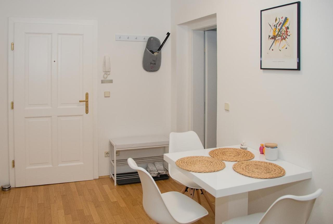 Blue Lotus Apartment Vienna Esterno foto