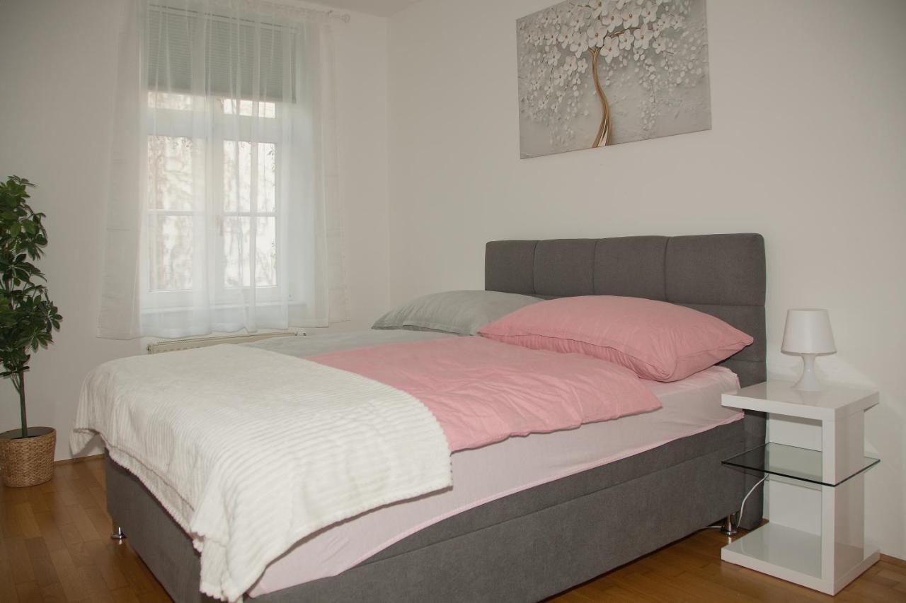 Blue Lotus Apartment Vienna Esterno foto